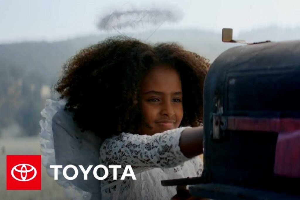 Social Message Holiday Commercial Toyota